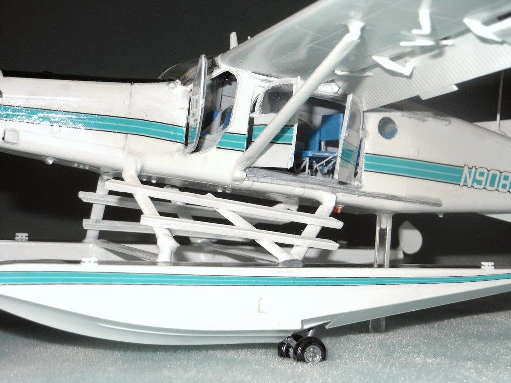 H4 Porter" Plastic Model Kit 1/48 Details about   Roden 445 Float Seaplane "Pilatus PS-6 B2