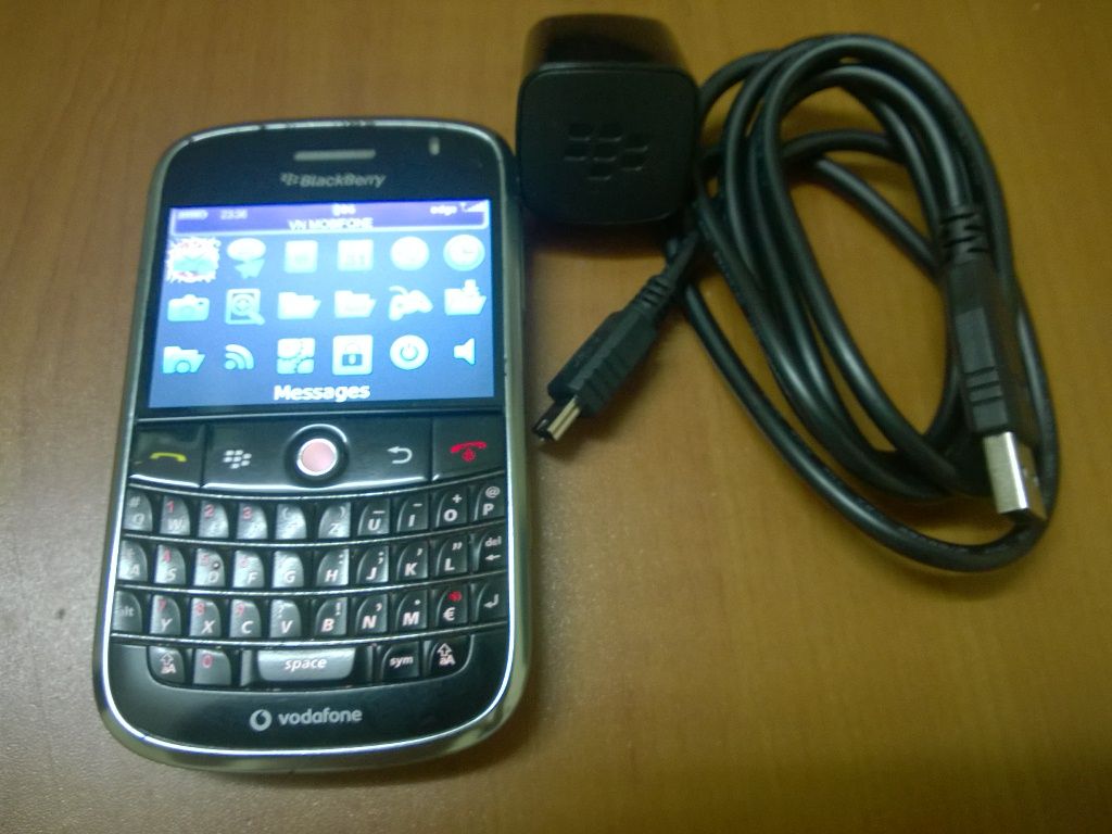Blackberry Bold 9000, hinh that nha