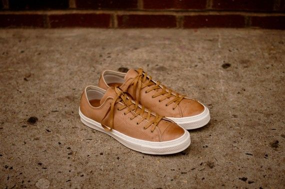 converse-chuck-taylor-all-star-low-premium-9-570x379_zps4d572416.jpg