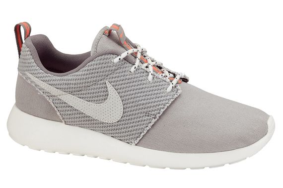 nike-roshe-run-canvas-2_zps041dcdba.jpg
