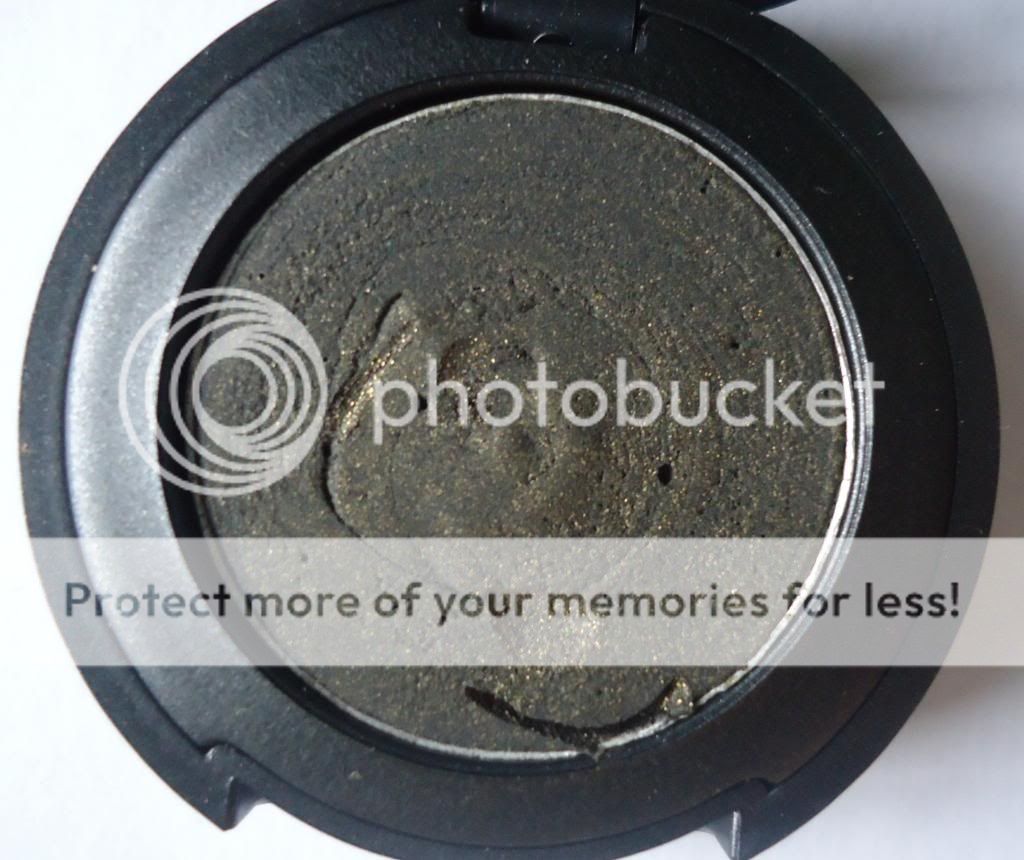 Biotique Eyeshadow Emerald Smoke Review, Swatches, EOTD